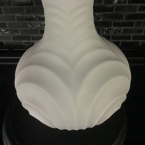 HEINRICH PORCELAIN VASE (RETIiRED) - Picture 4 of 6